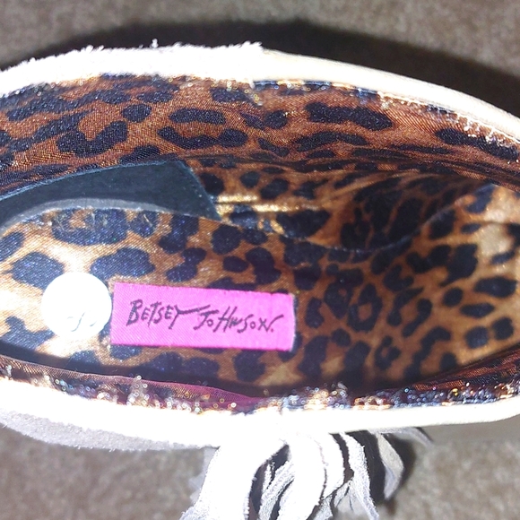 Booties - Picture 4 of 5